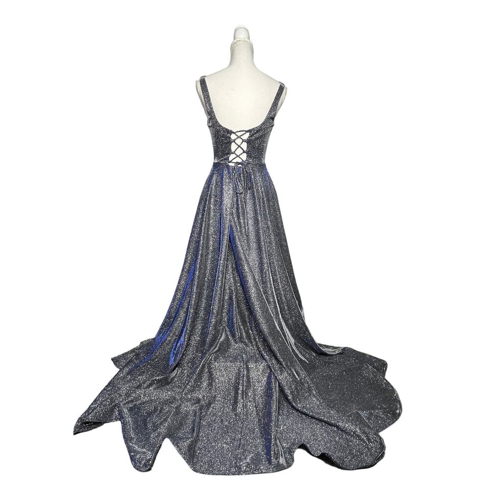 Elegant Silver Evening Gown - Picture 5 of 13